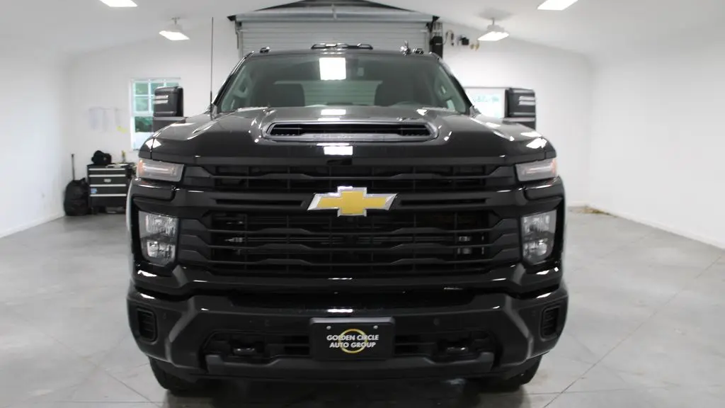 2026 Chevrolet Silverado 2500HD Custom