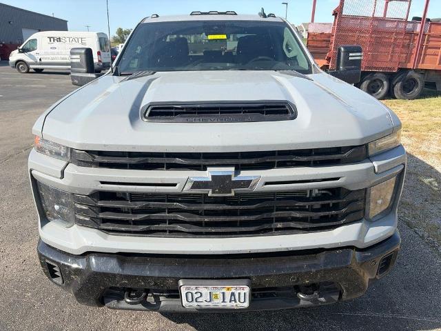 2025 Chevrolet Silverado 2500HD Custom — photo 1 of 12