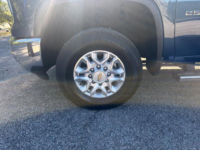 2025 Chevrolet Silverado Hd - $65,400