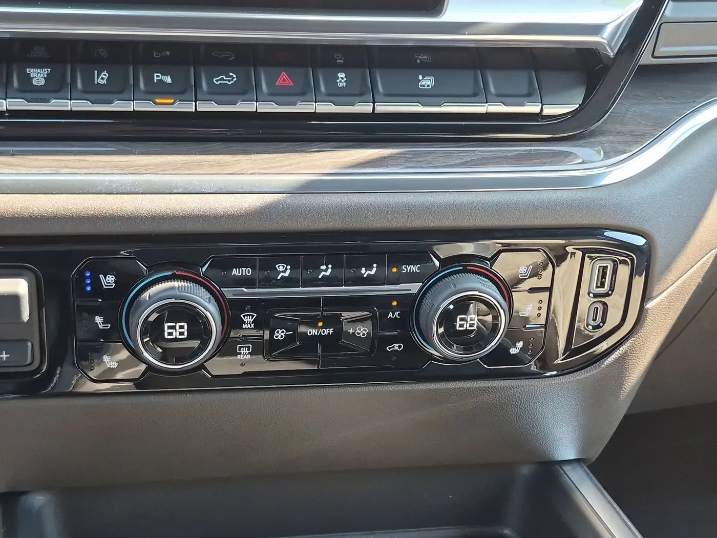 2025 Chevrolet Silverado Hd - $67,987