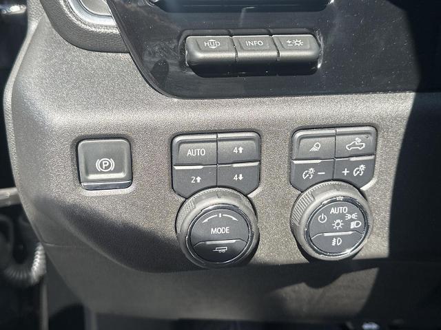 2025 Chevrolet Silverado Hd - $71,998