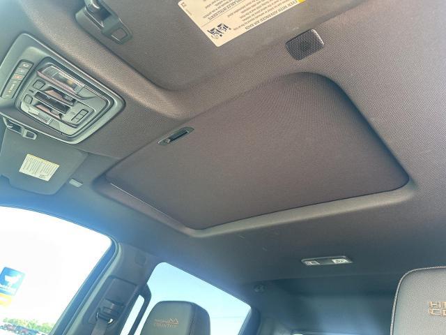 2025 Chevrolet Silverado Hd - $71,998