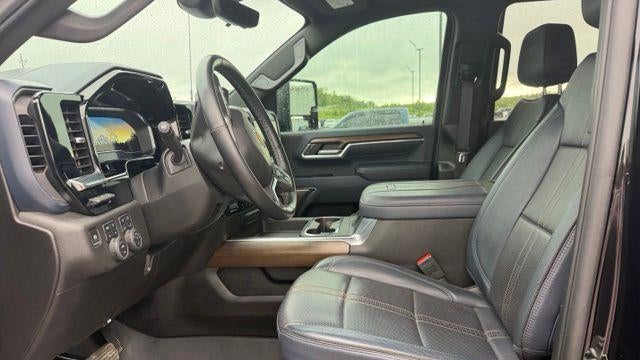 2025 Chevrolet Silverado 3500HD High Country