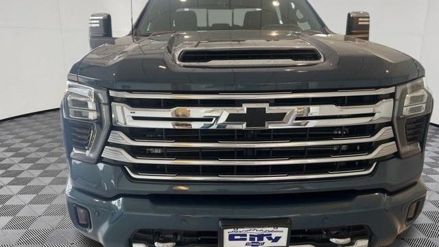 2025 Chevrolet Silverado 3500HD High Country
