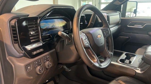 2025 Chevrolet Silverado 3500HD High Country