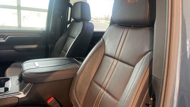 2025 Chevrolet Silverado 3500HD High Country