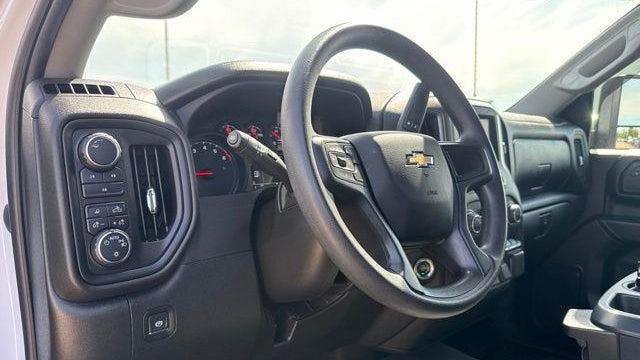 2024 Chevrolet Silverado 2500HD Custom