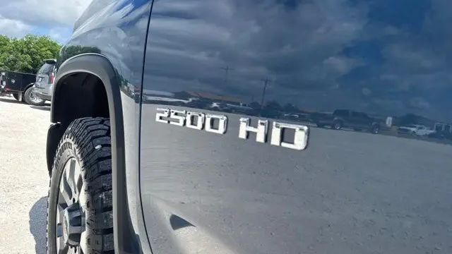 2024 Chevrolet Silverado 2500HD Custom