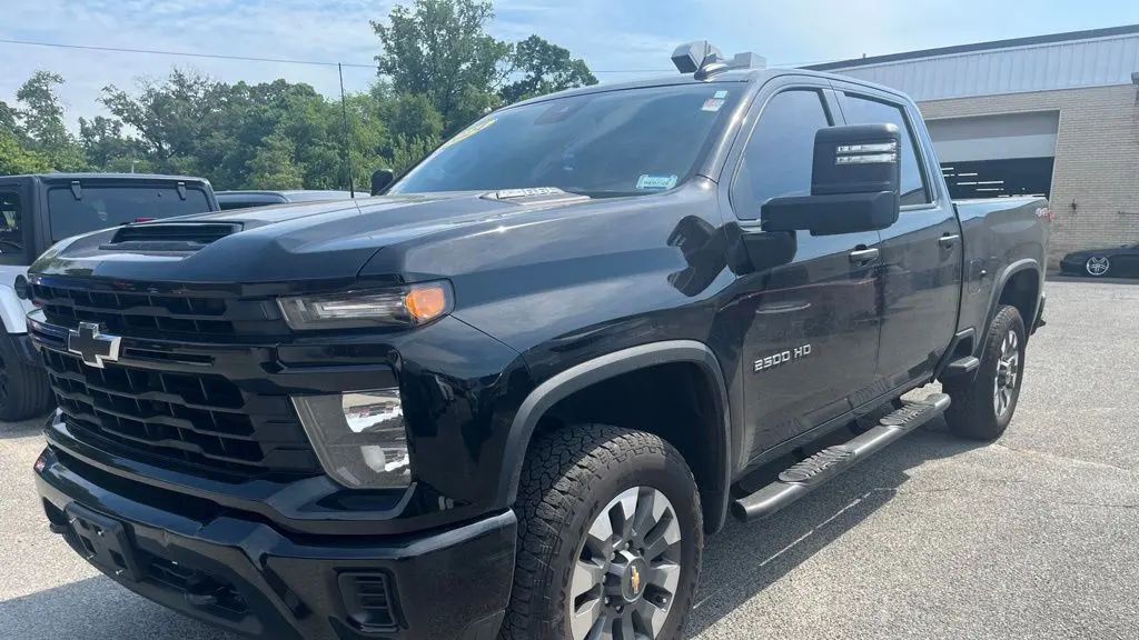 2024 Chevrolet Silverado 2500HD Custom