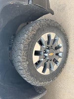 2023 Silverado 2500HD Thumbnail 16