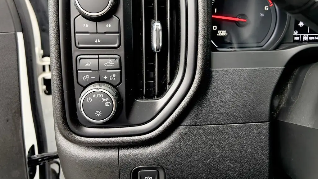 2024 Chevrolet Silverado 2500HD Custom