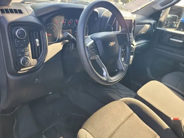 2022 Chevrolet Silverado Hd - $50,374