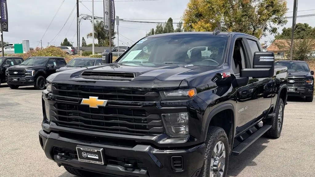 2024 Chevrolet Silverado 2500HD Custom