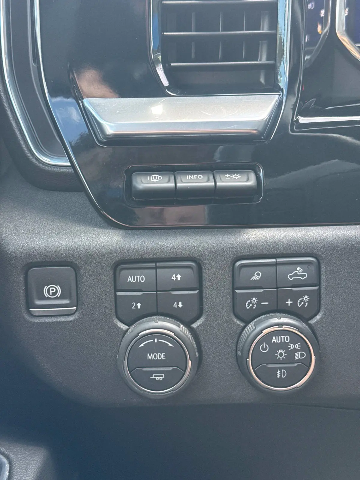 2024 Chevrolet Silverado Hd - $54,000
