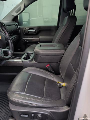 2022 Chevrolet Silverado Hd - $44,000
