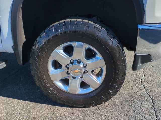 2022 Chevrolet Silverado Hd - $44,000
