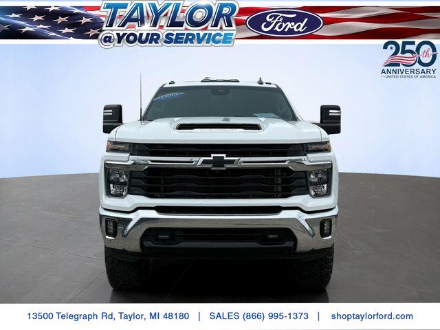 2024 Chevrolet Silverado Hd - $48,000