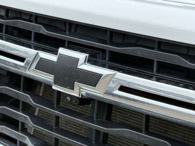 2024 Chevrolet Silverado Hd - $48,000
