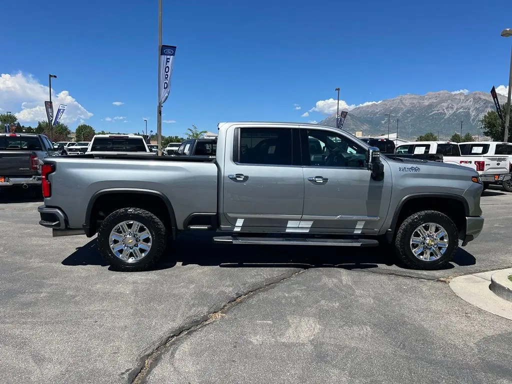 2024 Chevrolet Silverado Hd - $68,000