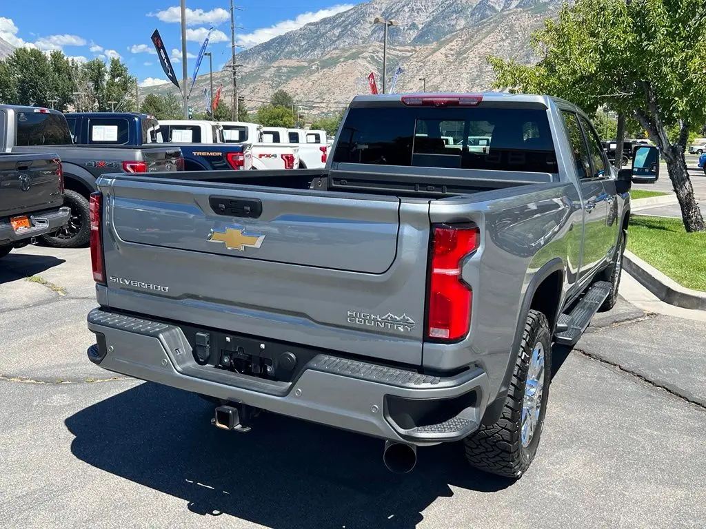 2024 Chevrolet Silverado Hd - $68,000