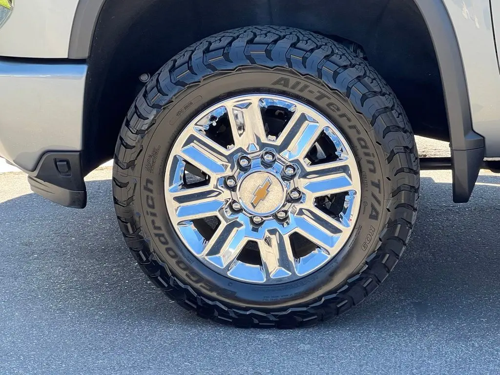 2024 Chevrolet Silverado Hd - $68,000