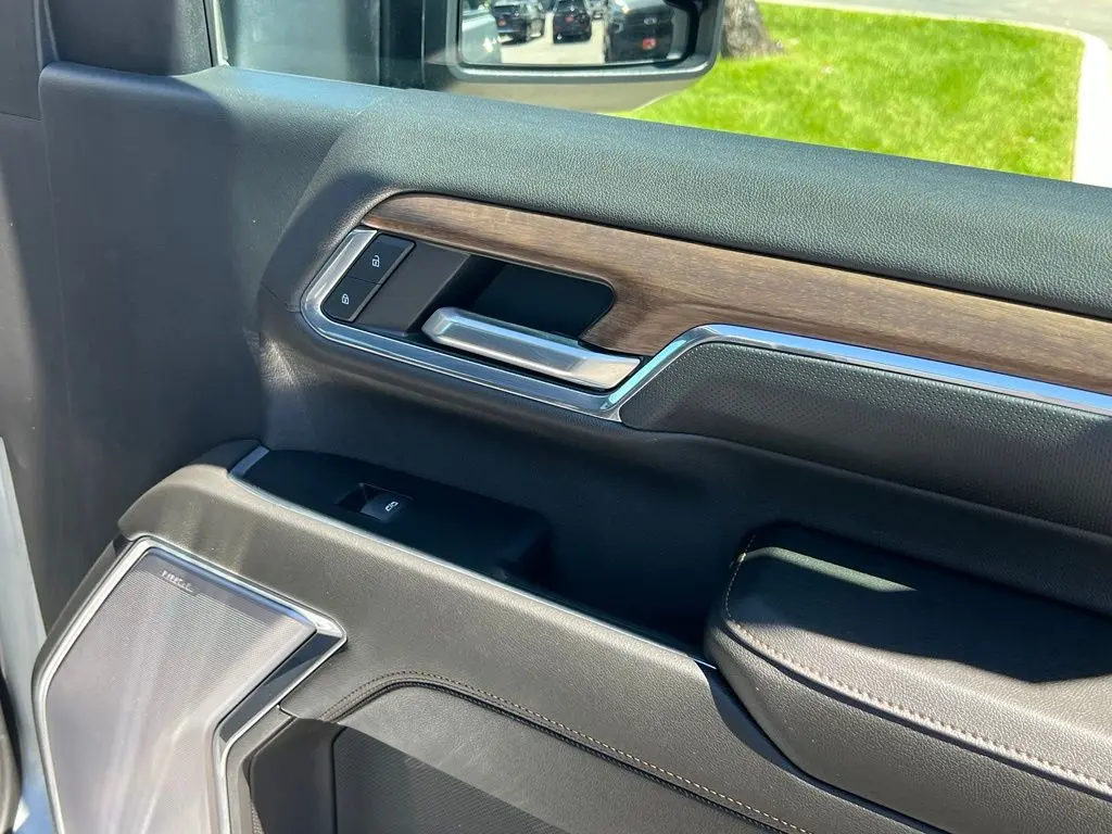 2024 Chevrolet Silverado Hd - $68,000