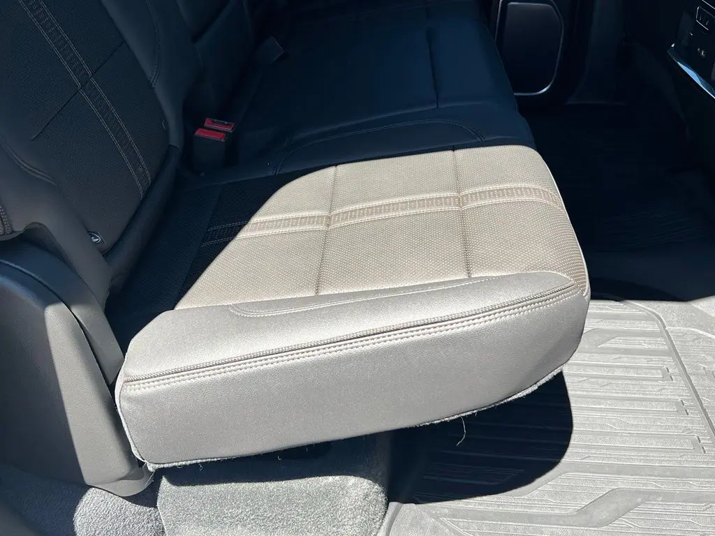 2024 Chevrolet Silverado Hd - $68,000