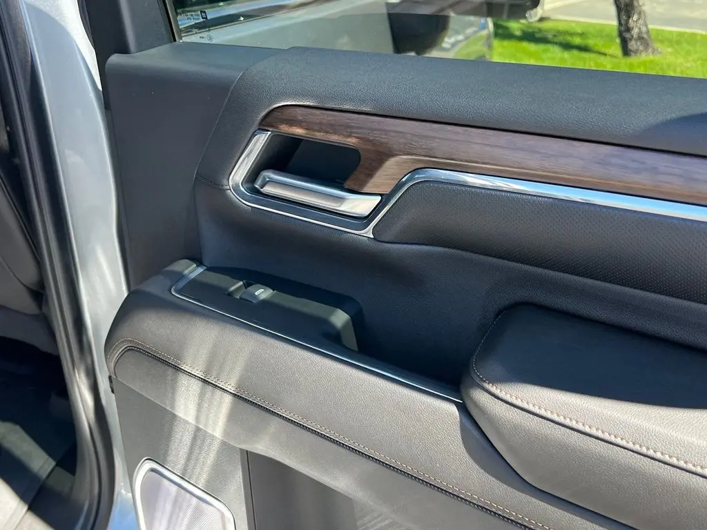 2024 Chevrolet Silverado Hd - $68,000