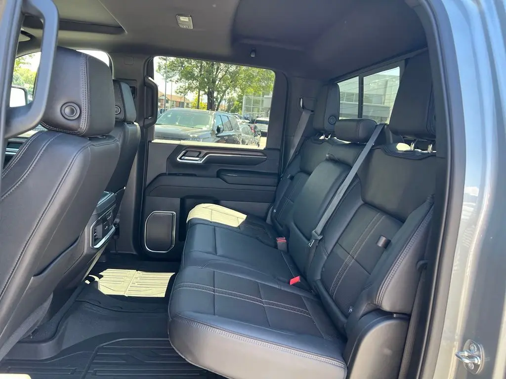 2024 Chevrolet Silverado Hd - $68,000