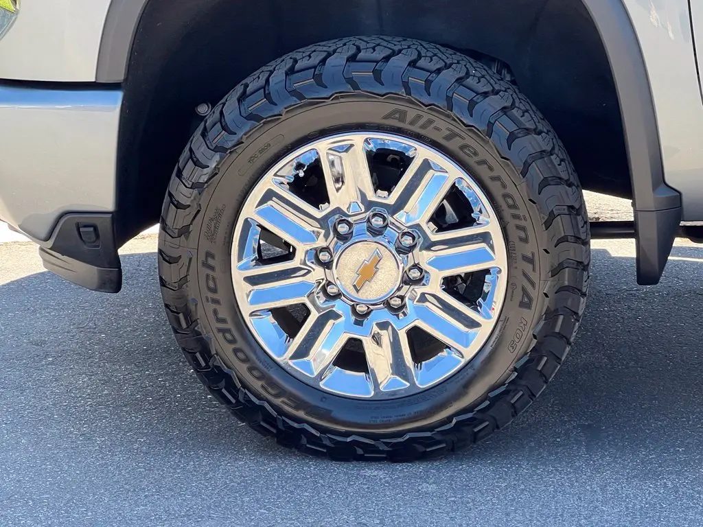 2024 Chevrolet Silverado Hd - $67,000