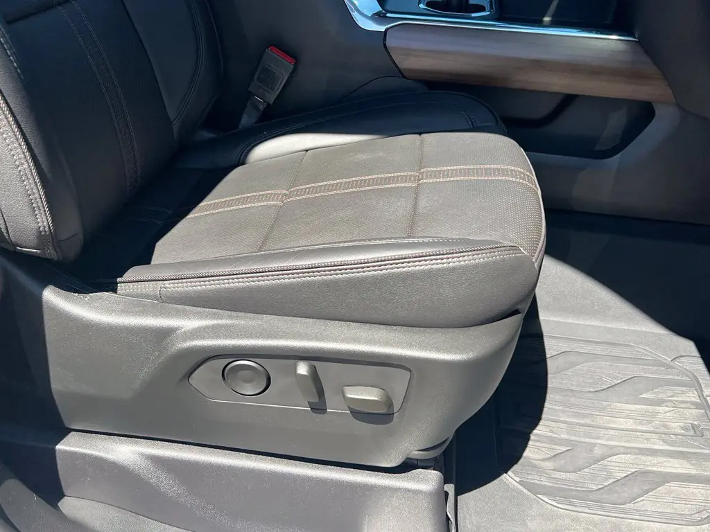 2024 Chevrolet Silverado Hd - $67,000