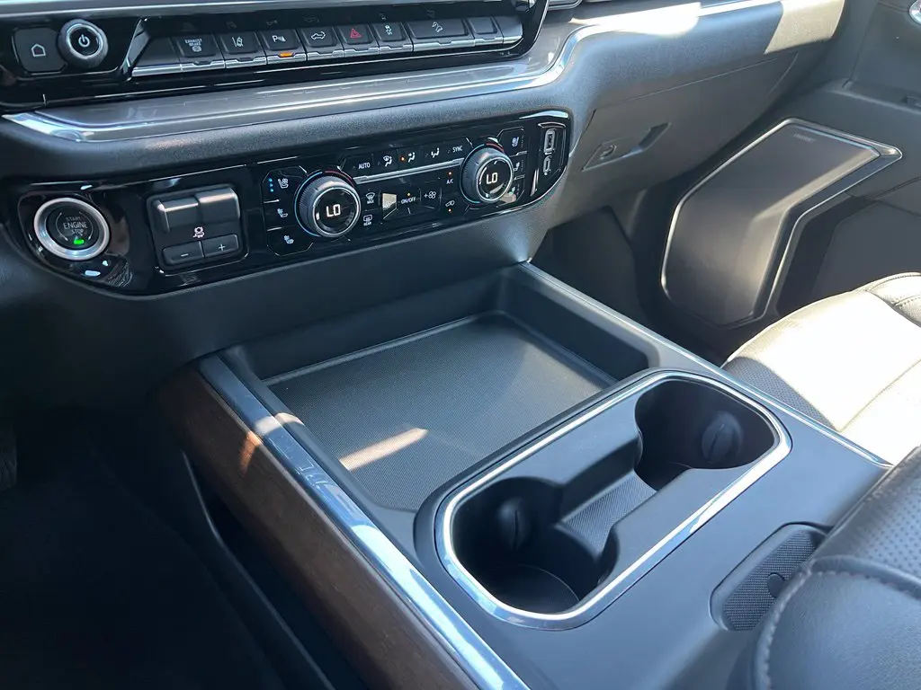 2024 Chevrolet Silverado Hd - $67,000