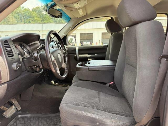 2007 Chevrolet Silverado - $8,950