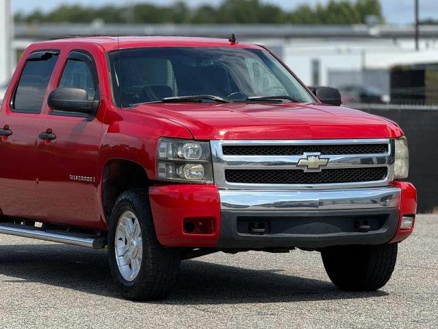 2007 Chevrolet Silverado - $8,950