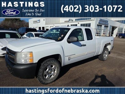 2008 Chevrolet Silverado 1500 4WD LS 4DR Extended Cab 8 FT. LB