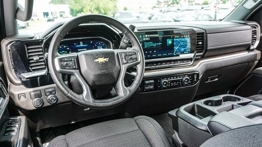 2025 Chevrolet Silverado 1500 LT