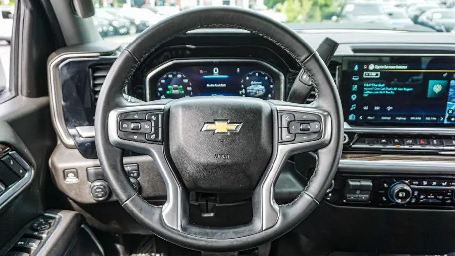 2025 Chevrolet Silverado 1500 LT