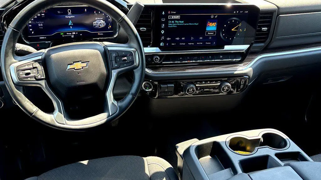 2025 Chevrolet Silverado 1500 LT