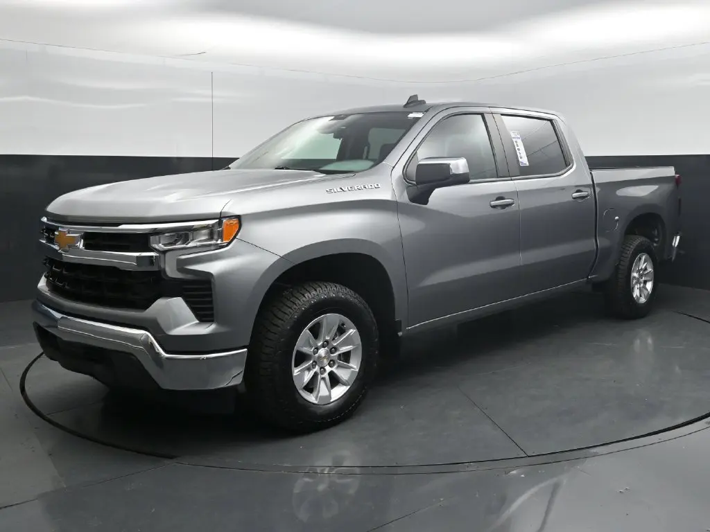 2025 Chevrolet Silverado - $32,898