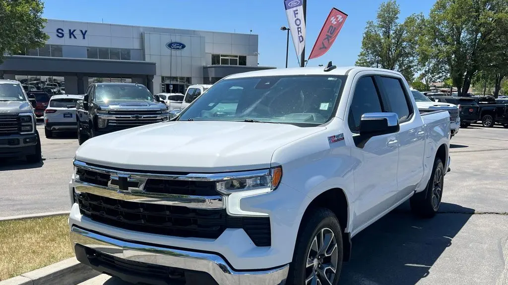 2023 Chevrolet Silverado 1500 LT