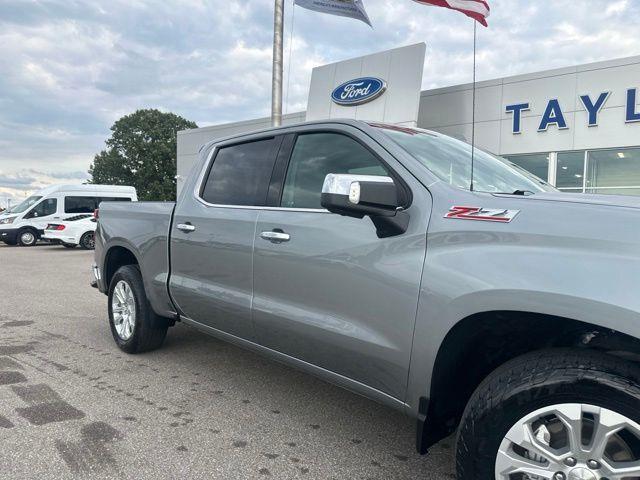 2023 Chevrolet Silverado - $37,176