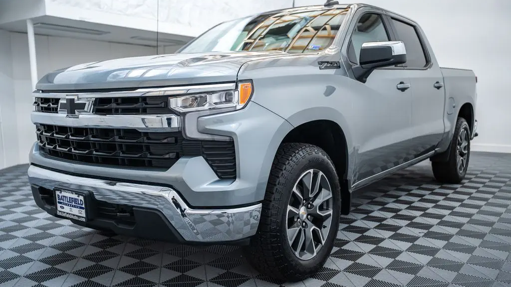 2025 Chevrolet Silverado 1500 LT