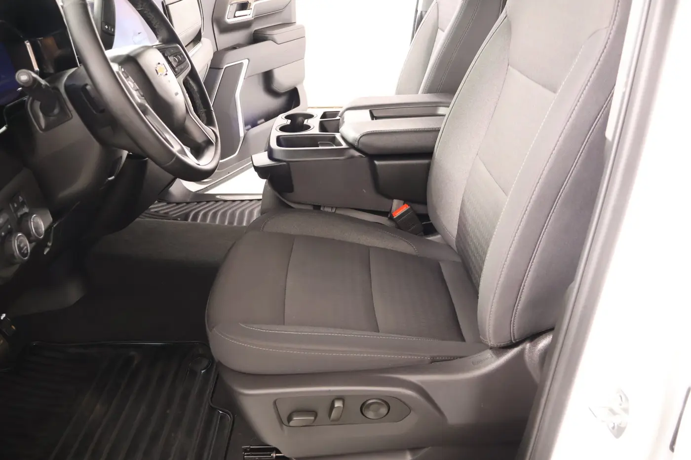 2025 Chevrolet Silverado - $39,929
