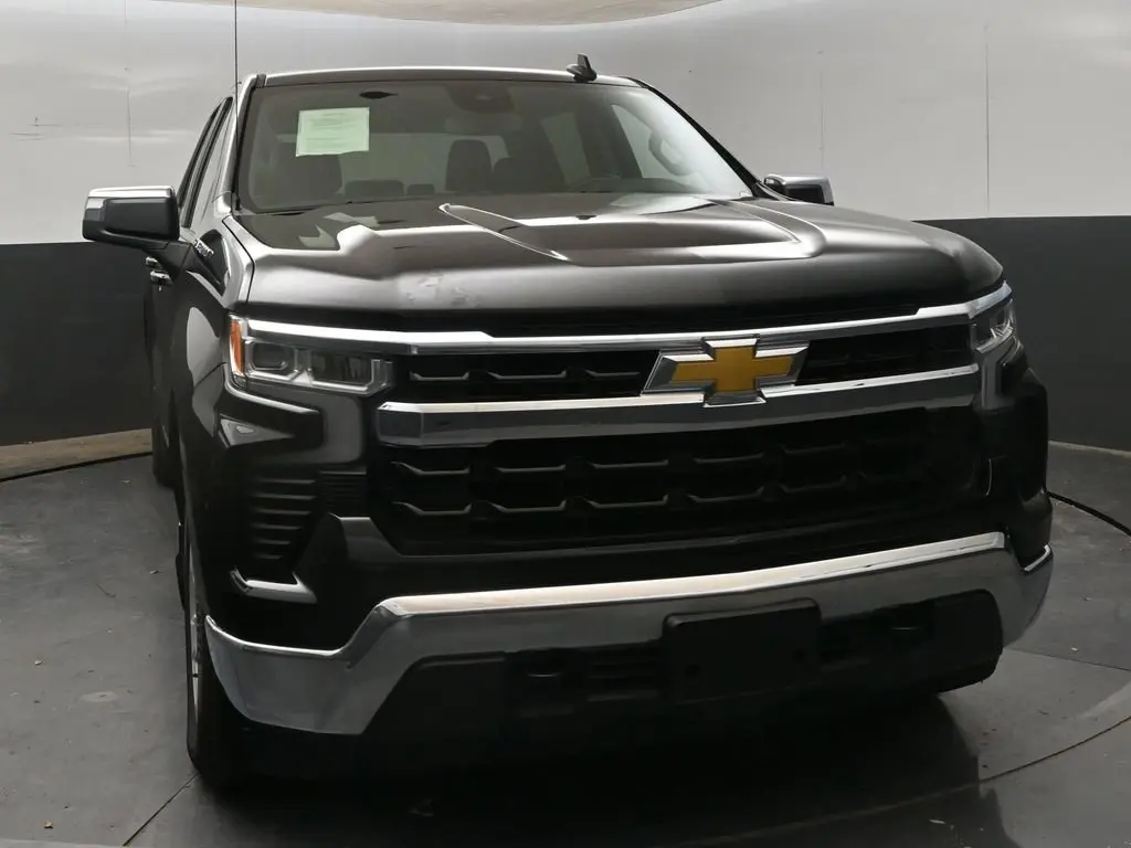 2025 Chevrolet Silverado - $39,980