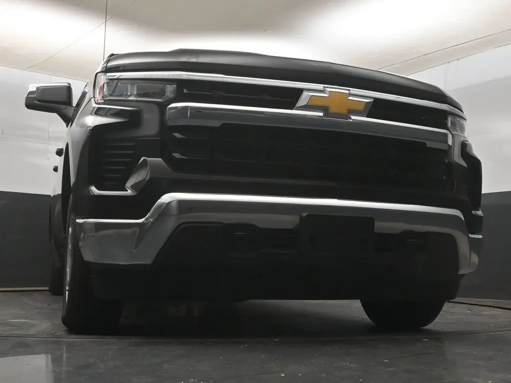 2025 Chevrolet Silverado - $39,980