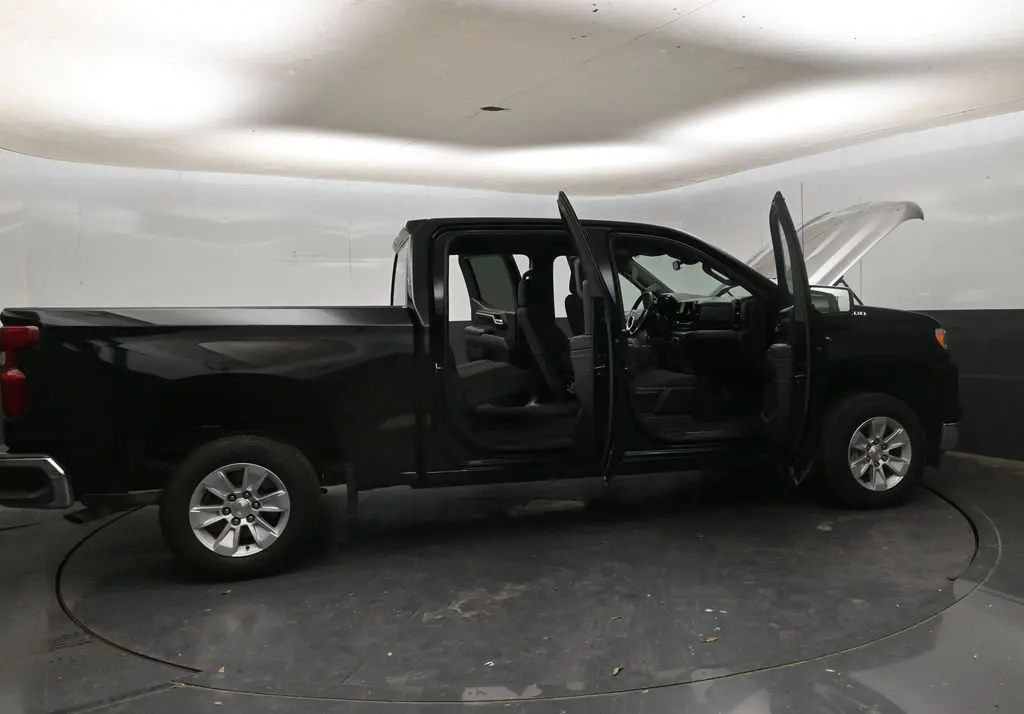 2025 Chevrolet Silverado - $39,980