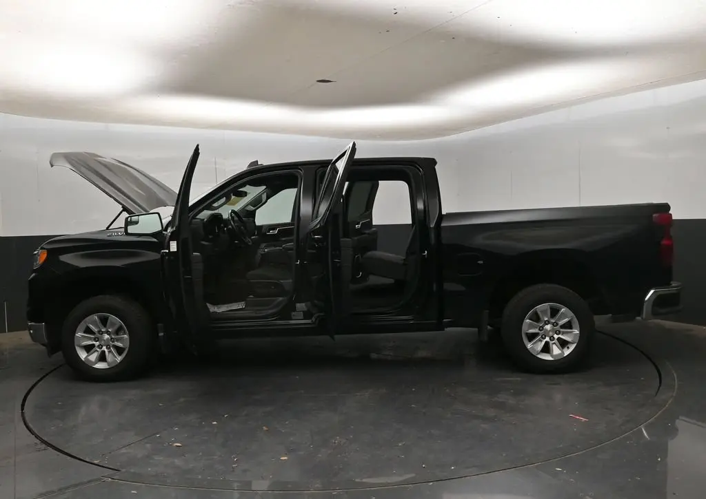 2025 Chevrolet Silverado - $39,980