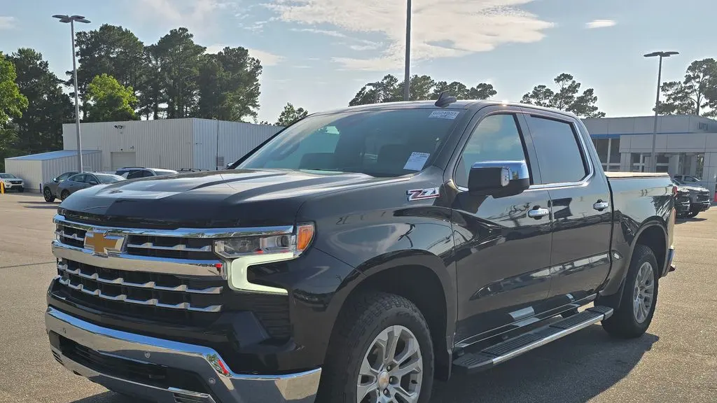 2025 Chevrolet Silverado 1500 LTZ