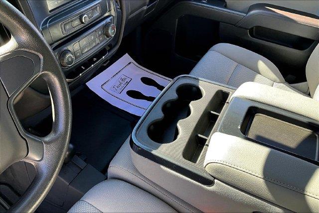 2019 Chevrolet Silverado Ld - $18,950
