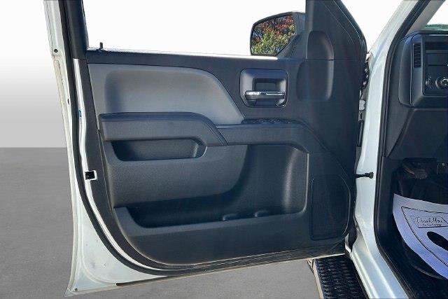 2019 Chevrolet Silverado Ld - $18,950